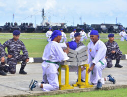 Penuh Kekuatan, Prajurit Siswa Satdik-3 Kodiklatal Tampilkan Demo Karate Dalam Upacara HUT TNI AL Ke-79