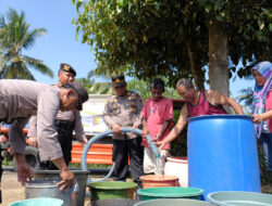 Polres Malang Salurkan Bantuan Air Bersih di Dua Desa