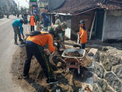 Bahu-Membahu Koramil 04/Jebres Bersama Relawan dan Warga Selesaikan Sasaran Fisik KBD Tahap VI