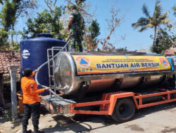 Atasi Krisis Air, Babinsa Kodim 0802/Ponorogo Pendampingan Pengedropan Ke Rumah Warga