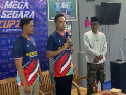 Dirham Akbar Aksara ST, B.Eng, M.Sc Buka Turnamen Badminton Mega Segara