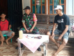 Pelihara Komunikasi dengan Warga Binaan, Babinsa Koramil 0801/08 Tulakan Lakukan Komsos