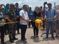 Bupati Lingga dan Cawabup Lingga Hadiri Acara Peresmian Jembatan Bahari I, Desa Marok Kecil