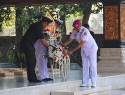 Dankodiklatal Pimpin Ziarah di Makam Bung Karno, Sematkan Nilai Luhur Pahlawan untuk Semangat Pengabdian TNI