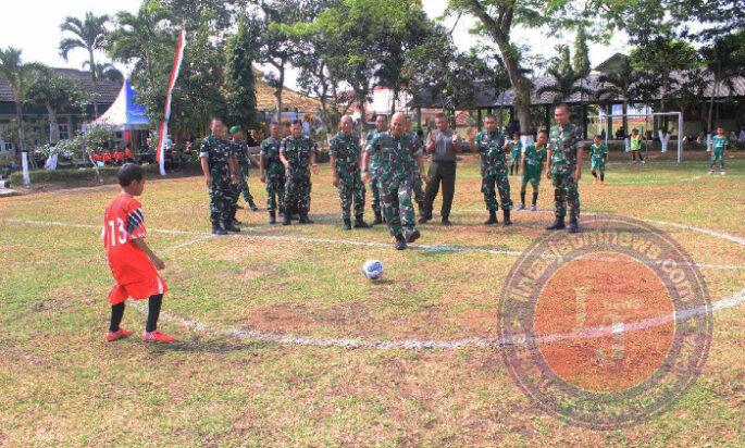 Cari Bakat Muda! Turnamen Sepak Bola U-10 Meriahkan Perayaan HUT ke-79 TNI di Trenggalek