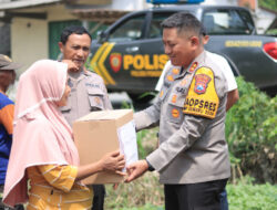 Polres Blitar Kota Peduli, Beri Bantuan Sosial Kepada Korban Puting Beliung