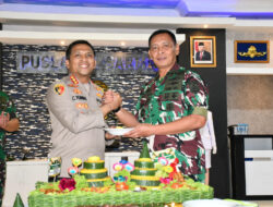 Polres Sidoarjo Beri Suprise Kepada Puslatdiksarmil di HUT TNI KE-79