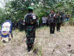 Suasana Haru, Dandim 0801/Pacitan Pimpin Upacara Pemakaman Militer