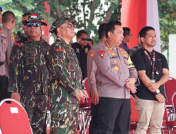 Kapolri Cek Gladi Bersih Apel Gelar Pasukan Pengamanan Pengambilan Sumpah Presiden dan Wapres RI