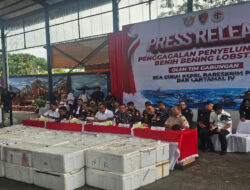 Dirkrimsus Polda Keprihadiri Konferensi Pers Penyelundupan Benih Bening Lobster sebanyak 237,305 senilai 23,6 Miliar Rupiah