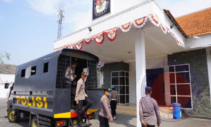 Polres Bangkalan Tingkatkan Patroli dan Penjagaan Kantor KPU dan Bawaslu