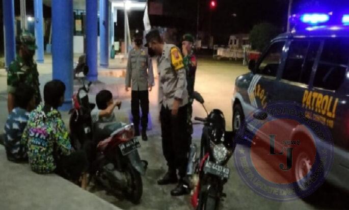 Ciptakan Kondusifitas Wilayah Babinsa dan Polsek Boyolali Kompak Patroli