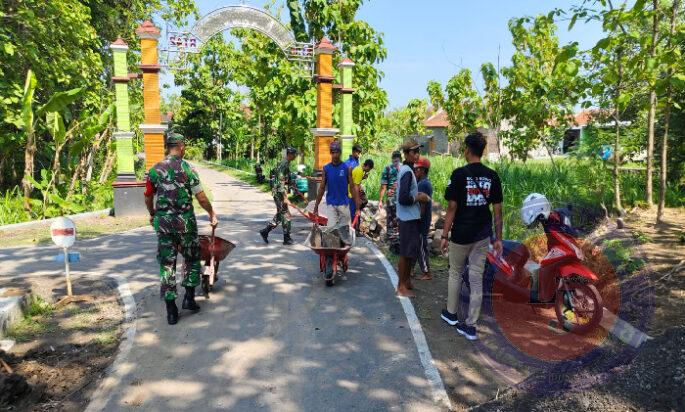 Danramil dan Babinsa Bergotong Royong Bangun Talud