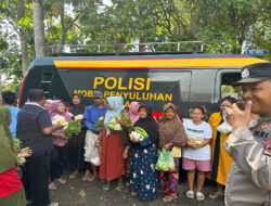 Mobil Sayur Kamtibmas Polresta Banyuwangi Jadi Sarana Cooling System Pilkada 2024 Sambil Berbagi