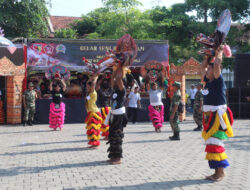 Semarak HUT ke-79 TNI dan HUT ke-61 Korem 081/DSJ: Lomba Angkat Barongan Jumbo Kobarkan Semangat Budaya di Trenggalek