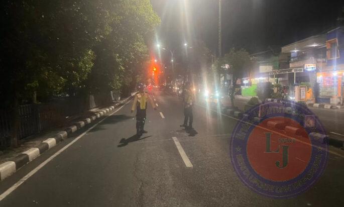 Kecelakaan Di jalan Ra kartini Gresik, Seorang Ayah Tewas Tertabrak Saat Menggendong Anaknya