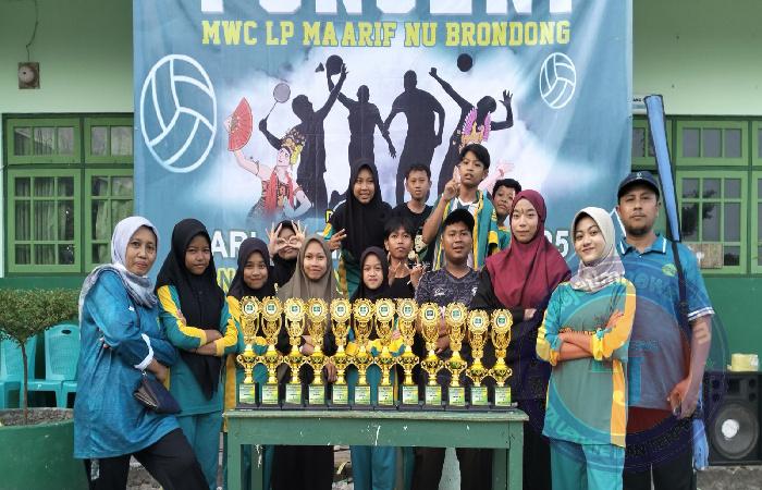 SMP Ma’arif 6 Brondong Borong Juara di Ajang Porseni Harlah Ma’arif NU dan Hari Santri