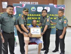 Kodim Surakarta Bersama Yayasan Benih Baik dan Relawan WLO Berikan Bantuan Kaki Palsu dan Paket Sembako