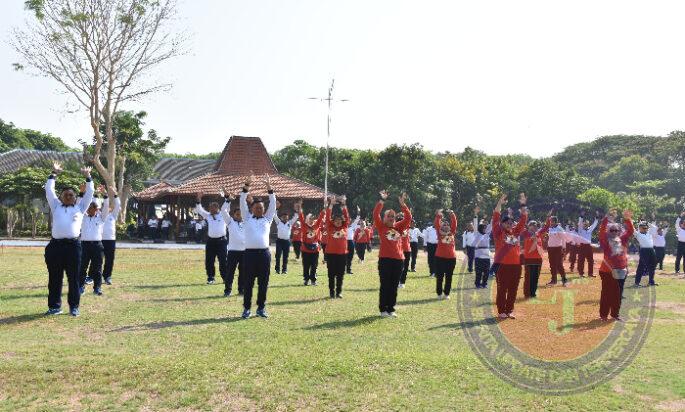 Jaga Kebugaran Tubuh, Dankodiklatal Ajak Berolahraga PJU dan Pengurus Jalasenastri