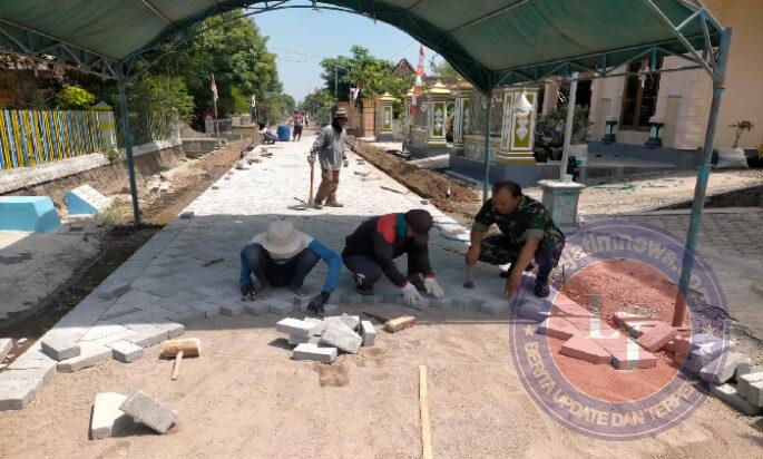 Wujud Nyata Kemanunggalan TNI Bersama Rakyat dalam Membangun Desa