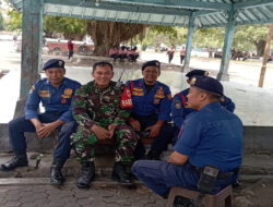 Sambangi Petugas Damkar, Babinsa Kelurahan Gajahan Himbau Tingkatkan Kepedulian dan Kewaspadaan