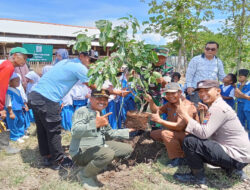 Sambut Awal Musim Penghujan LMDH Sumber Lestari dan KRPH Panceng giat Reboisasi Hutan