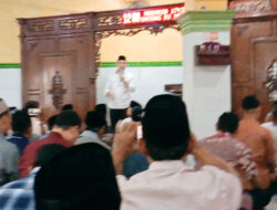 Sholat Jum’ at Bersama Cak Eri Cahyadi di Masjid Al Islam Surabaya