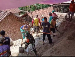 Talud Rumah Longsor, Babinsa Koramil 0801/04 Tegalombo Bantu Bersihkan Sisa Meterial