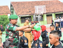 Anggota Kodim 0802/Ponorogo Latih Kader Penegak Disiplin SMPN 1 Babadan