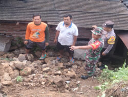 Solidaritas Warga Trenggalek: TNI dan Polri Bersatu Atasi Longsor!