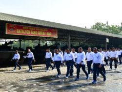 Pejabat Kodiklatal Hadiri Olahraga Bersama Kasal Sambut HUT Korps Marinir ke-79