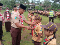 TNI-Polri Bersinergi: Wujudkan Generasi Muda Berkarakter lewat Pelantikan Pramuka di Dongko