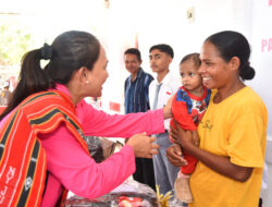 Ketum Bhayangkari Pusat Kembali Salurkan Ribuan Paket Bansos di Maluku Barat Daya