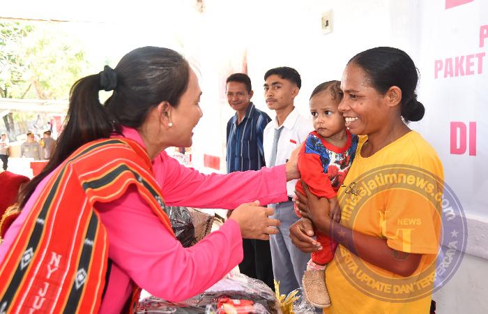 Ketum Bhayangkari Pusat Kembali Salurkan Ribuan Paket Bansos di Maluku Barat Daya