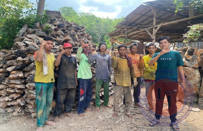 Kelompok Masyarakat Pengrajin Kayu Jati Asri Kec. Margomulyo Kab. Bojonegoro Serukan Pilkada Jatim Damai