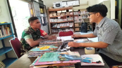 Dukung Adanya Perpustakaan di Wilayah Binaan, Babinsa Laksanakan Komsos dengan Pengelola Gedung Perpustakaan Sriwedari