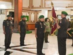 Pangdam V/Brawijaya, Mayjen TNI Rudy Saladin, M.A, memimpin berlangsungnya sertijab pejabat di lingkungan Kodam V/Brawijaya