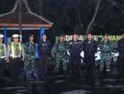 Sinergitas Polres Madiun Bersama TNI Patroli Skala Besar, Pastikan Kamtibmas Jelang Coblosan Pilkada Kondusif