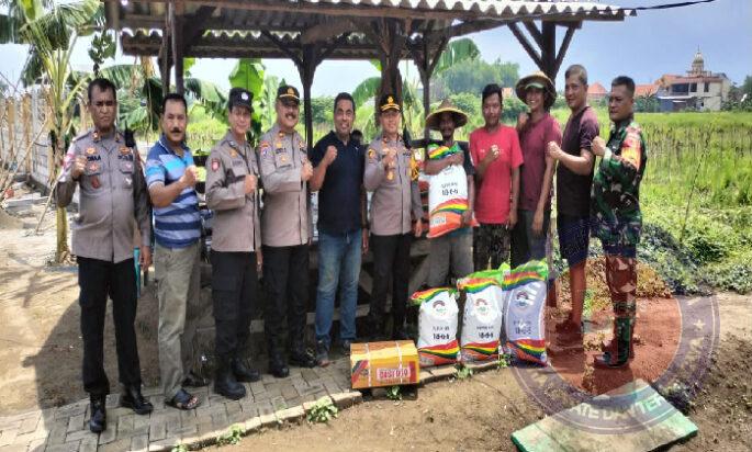 Polisi Beri Bantuan Bibit Jagung dan Pupuk di Sidoarjo, Wujudkan Ketahanan Pangan Nasional