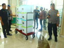 Polres Gresik Gelar Pengamanan Rapat Pleno Terbuka Rekapitulasi Hasil Penghitungan Perolehan Suara Pilkada 2024 di Hotel Santika