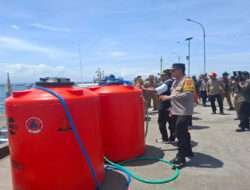 Peringati Hari Jadi Polairud ke-74, Polres Probolinggo dan Forkopimda Gelar Baksos di Pulau Gili Ketapang