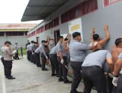 Bersama APH, Petugas Rutan Rengat Geledah Kamar dan Tes Urine Warga Binaan