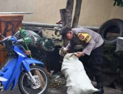 Korem 081/DSJ Kerahkan Prajuritnya Bersihkan Pasar Besar Kota Madiun