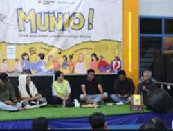 Mencari Ibu di Pendopo Kampus Stikosa AWS