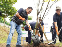 Jaga Kelestarian Alam, PLN Bersama Pemprov DKI Jakarta Beraksi Tanam 100 Pohon di Waduk Brigif