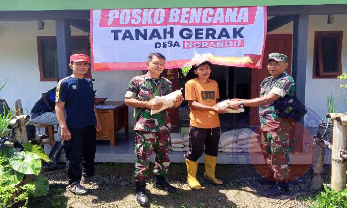 TNI Peduli, Kodim 0806/Trenggalek Salurkan Bantuan untuk Korban Tanah Gerak di Desa Ngrandu