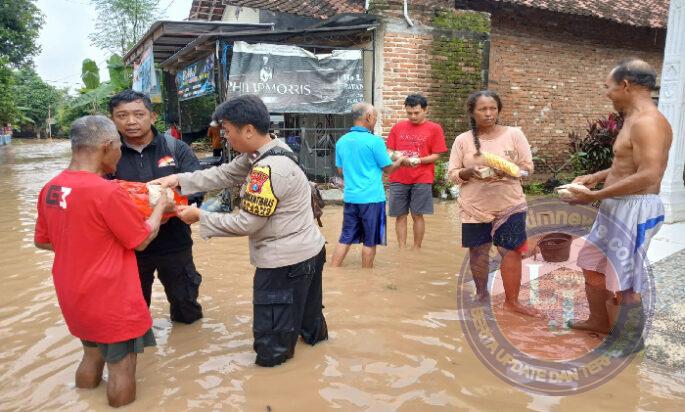 Sinergitas Polres Ponorogo bersama TNI dan BPBD Dirikan Dapur Umum untuk Warga Terdampak Banjir