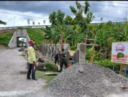 Danramil Bantu Warga Perkuat Solidaritas Melalui Gotong Royong