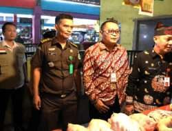 Jelang Nataru Satgas Pangan Polres Malang dan Forkopimda Sidak Pasar Pantau Stabilitas Harga Pangan