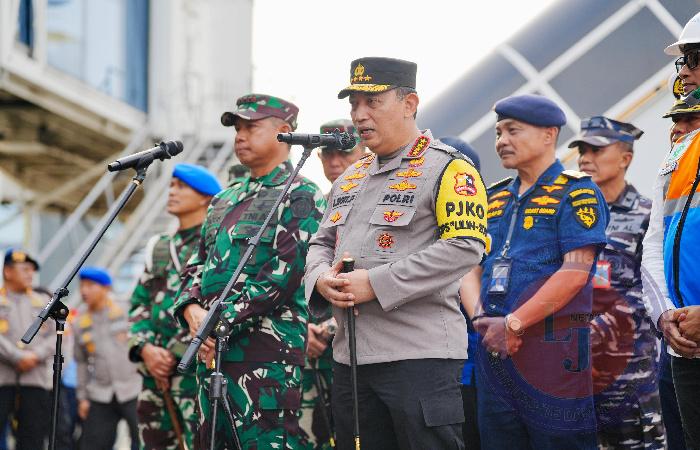 Kapolri Pastikan Pengamanan, Kelayakan Kapal, dan Mitigasi Bencana Libur Natal dan Tahun Baru